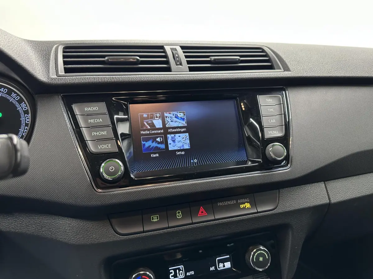 1.0 TSI Ambition AUTOMAAT TREKHAAK CARPLAY NAVI CRUISE ECC LM.