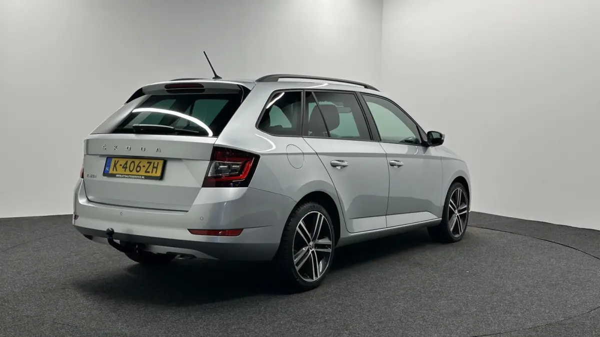 1.0 TSI Ambition AUTOMAAT TREKHAAK CARPLAY NAVI CRUISE ECC LM.