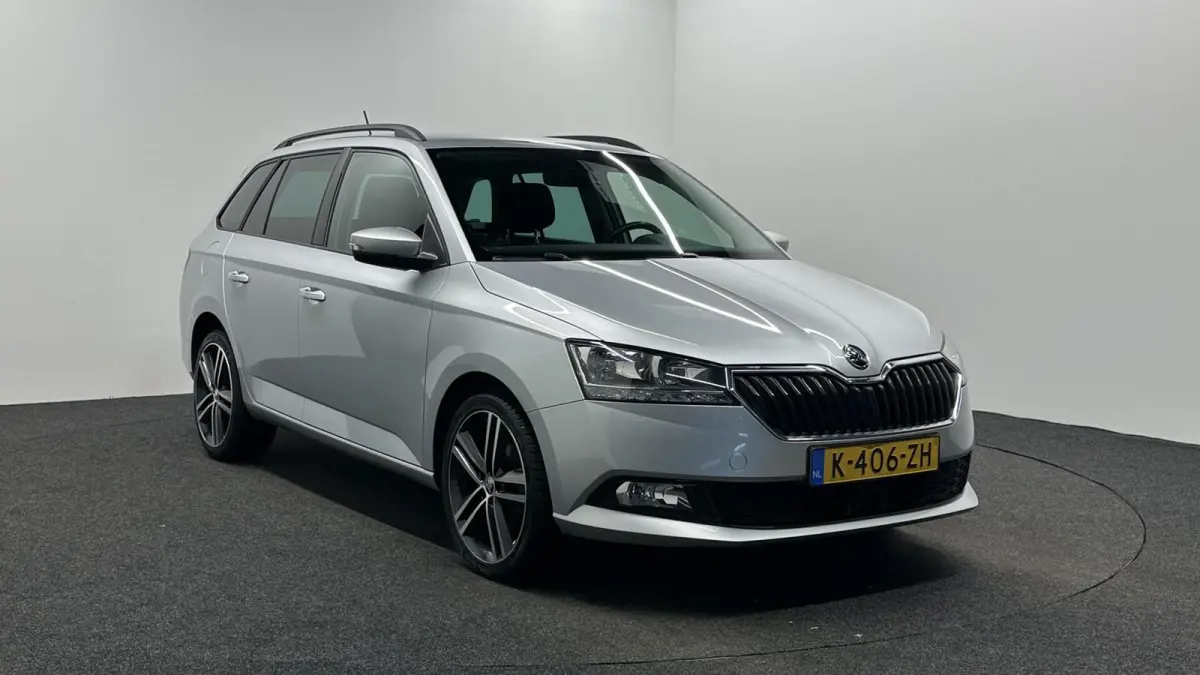 1.0 TSI Ambition AUTOMAAT TREKHAAK CARPLAY NAVI CRUISE ECC LM.