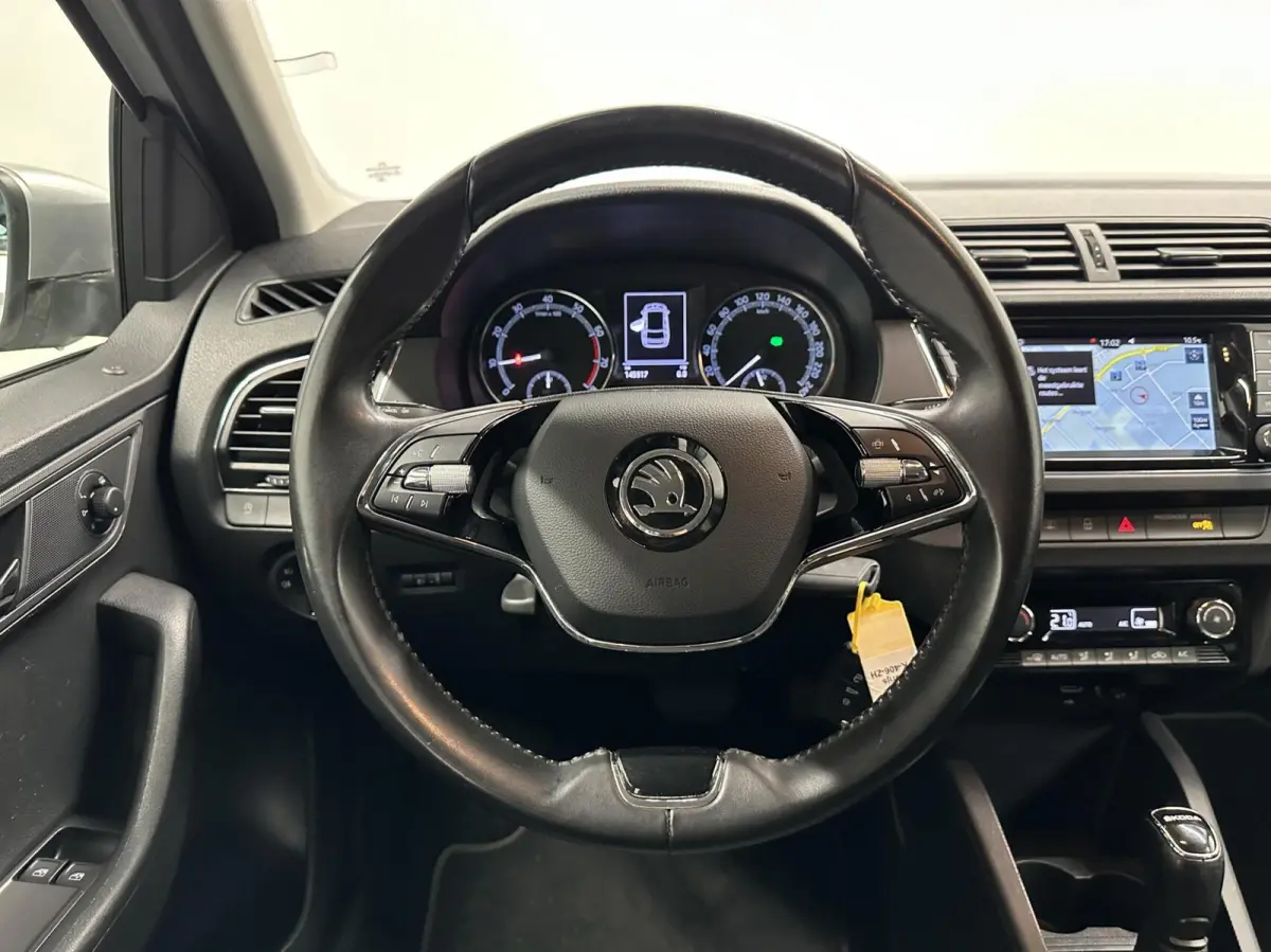 1.0 TSI Ambition AUTOMAAT TREKHAAK CARPLAY NAVI CRUISE ECC LM.