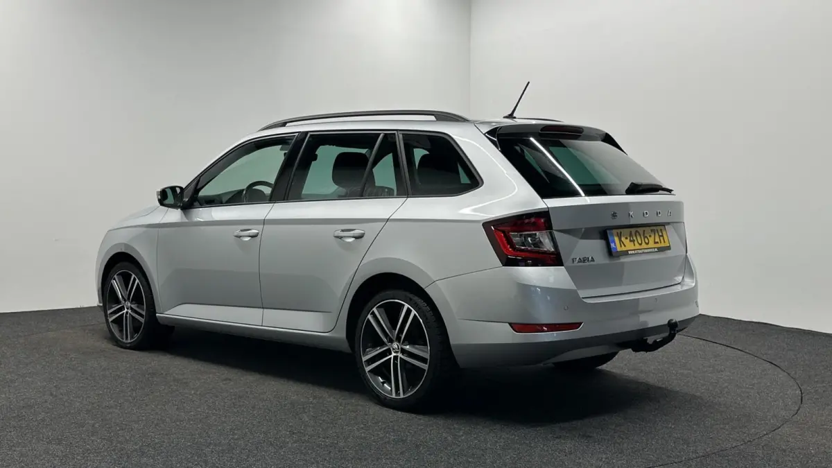 1.0 TSI Ambition AUTOMAAT TREKHAAK CARPLAY NAVI CRUISE ECC LM.
