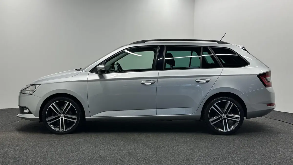 1.0 TSI Ambition AUTOMAAT TREKHAAK CARPLAY NAVI CRUISE ECC LM.