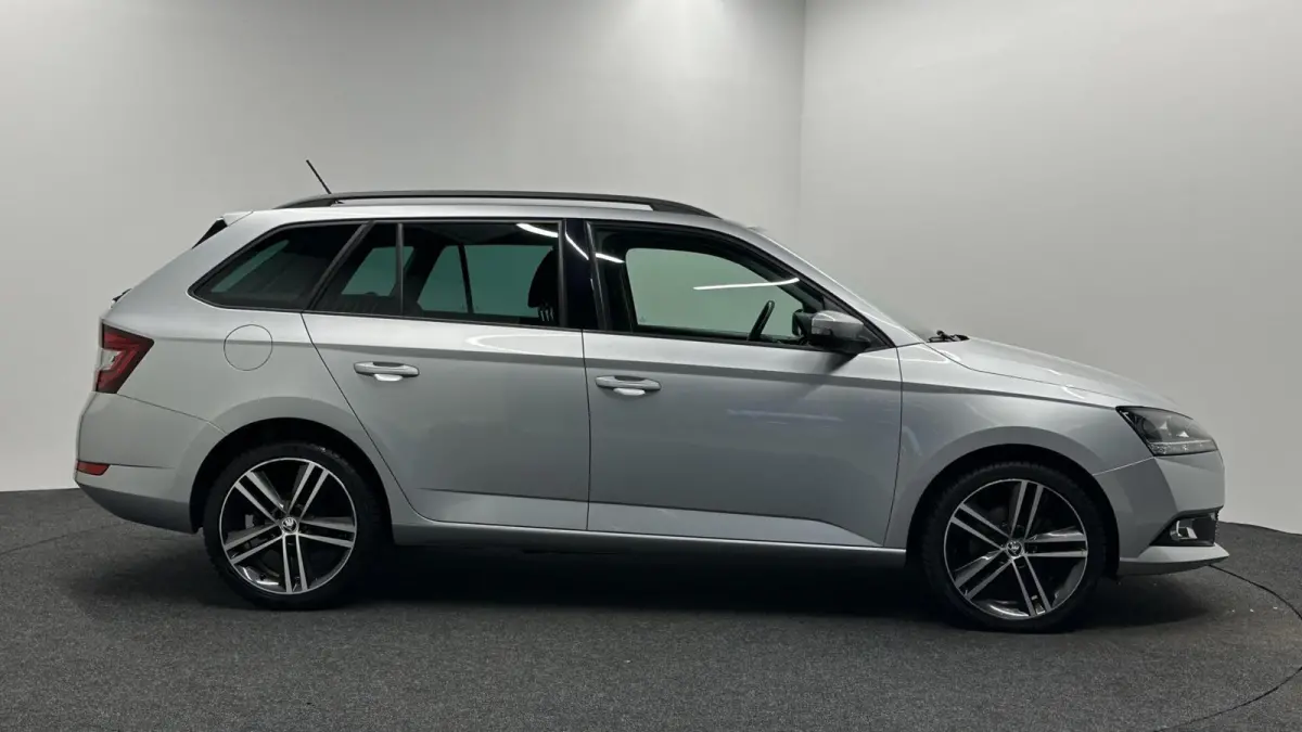 1.0 TSI Ambition AUTOMAAT TREKHAAK CARPLAY NAVI CRUISE ECC LM.