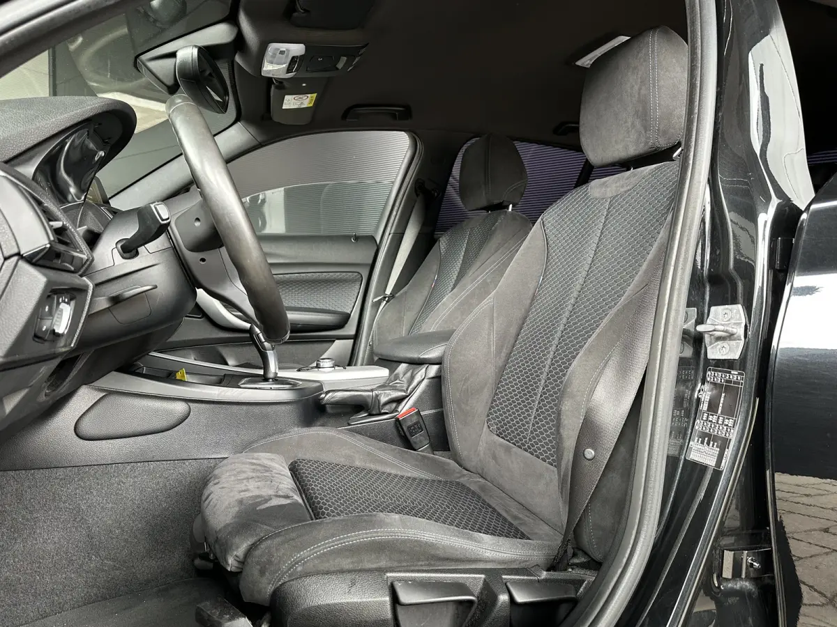 118i LCI | M-Sport | 5-Deurs | HiFi | Park Assist | Navi | LED |
