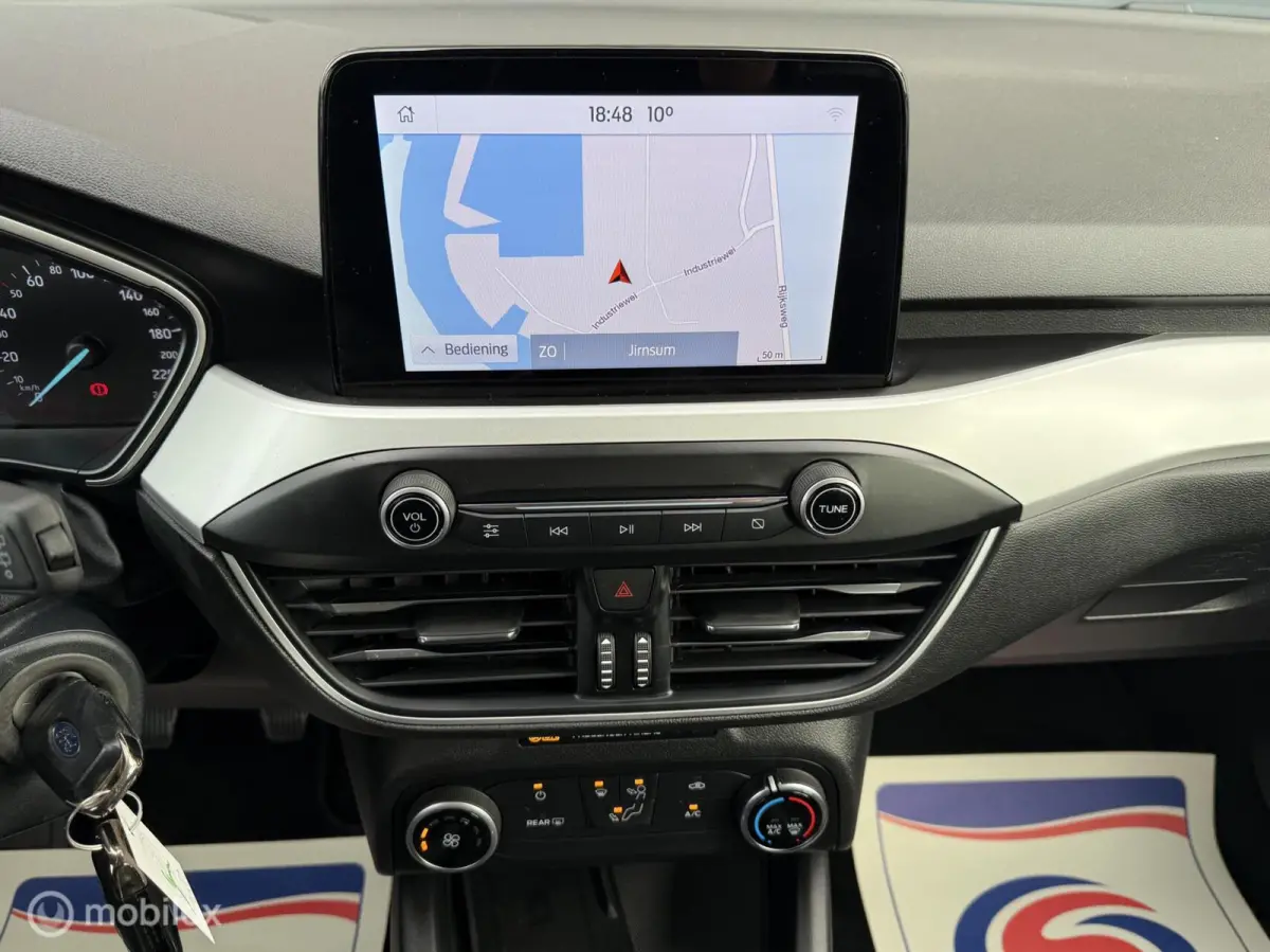 1.0 EcoBoost Trend Edition CarPlay Camera Full-Led