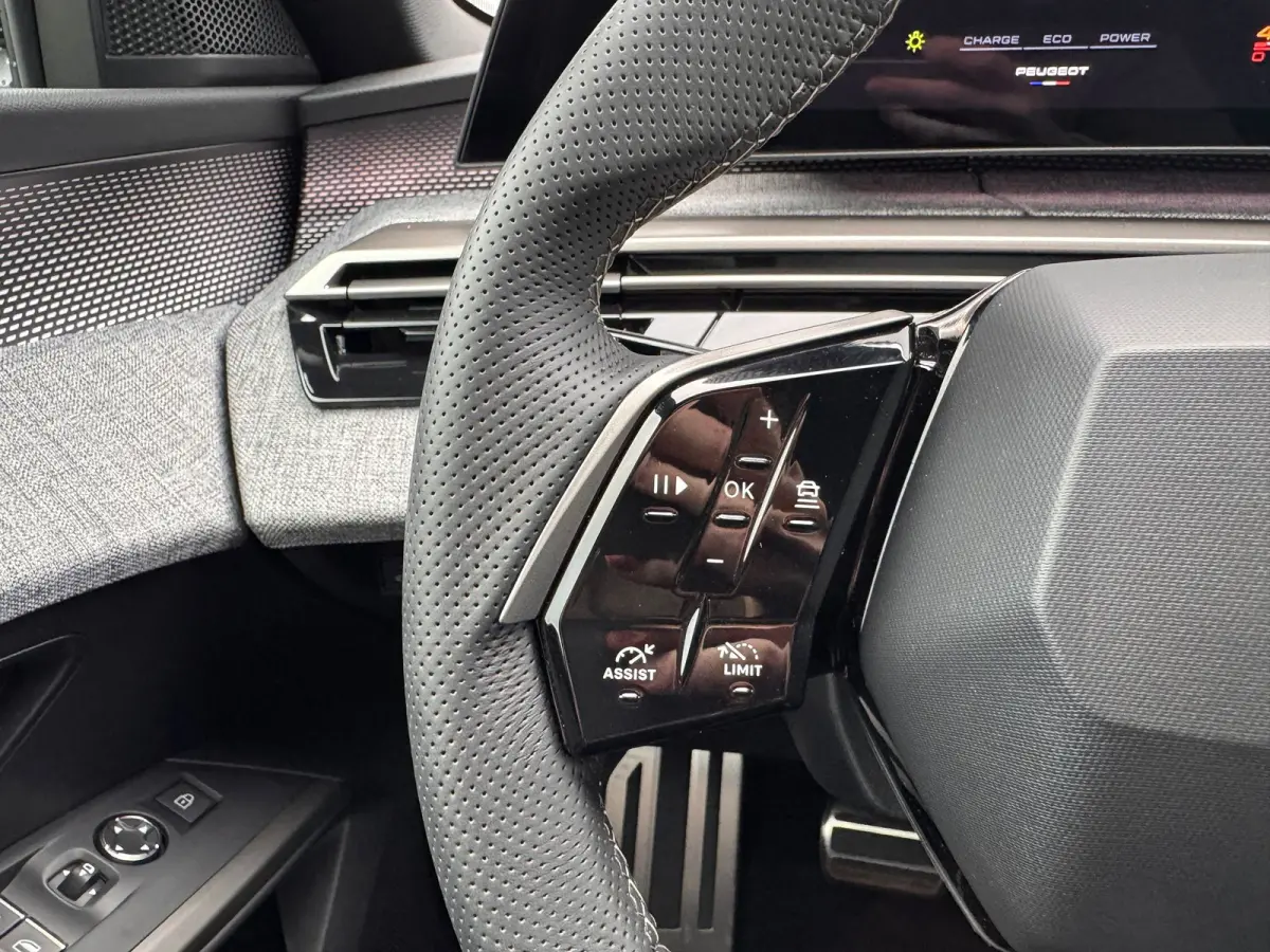 1.2 Hybrid 145PK GT | Navigatie | Camera | Parkeersensoren | Elektrische Bedienbare Kofferbak | Draadloze Apple Carplay / Android Auto | | Achteruitrijcamera | Apple Carplay/Android Auto|tel
