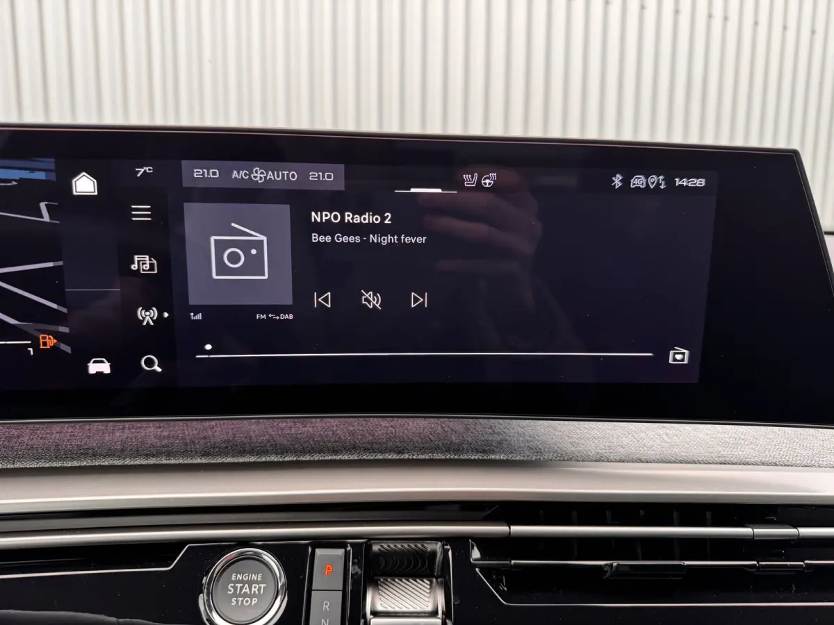 1.2 Hybrid 145PK GT | Navigatie | Camera | Parkeersensoren | Elektrische Bedienbare Kofferbak | Draadloze Apple Carplay / Android Auto | | Achteruitrijcamera | Apple Carplay/Android Auto|tel
