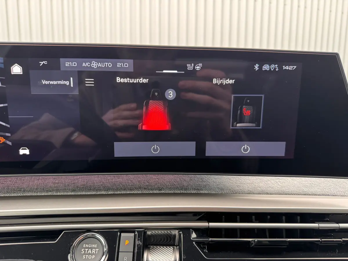 1.2 Hybrid 145PK GT | Navigatie | Camera | Parkeersensoren | Elektrische Bedienbare Kofferbak | Draadloze Apple Carplay / Android Auto | | Achteruitrijcamera | Apple Carplay/Android Auto|tel
