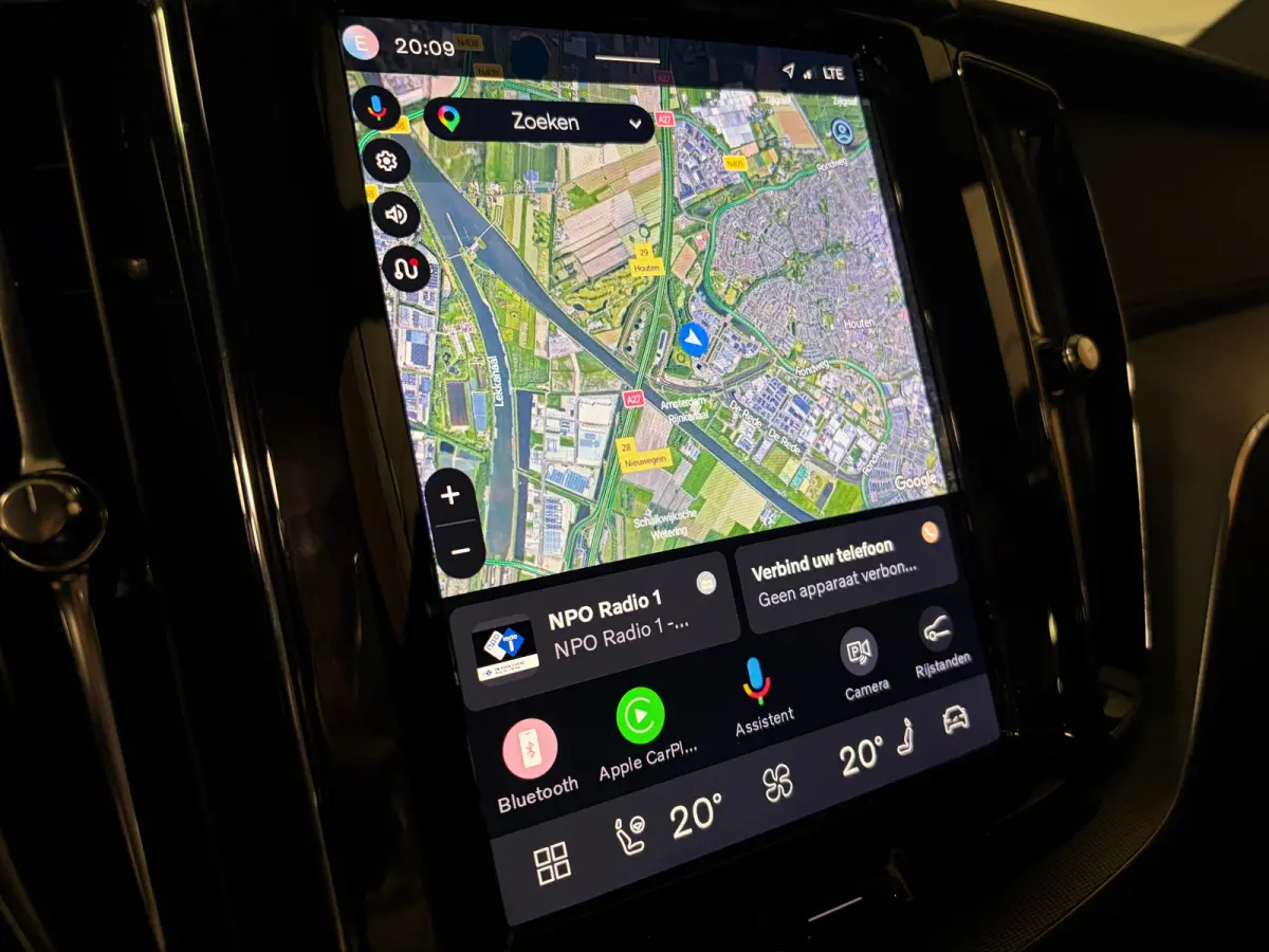 T8 AWD Recharge Ultra Black Edition | Luchtvering | Trekhaak | 360° Camera | 455pk | Head-Up Display | Adaptieve Cruise Control | Stoelverwarming voor+achter | Stuurwielverwarming | Schuifd