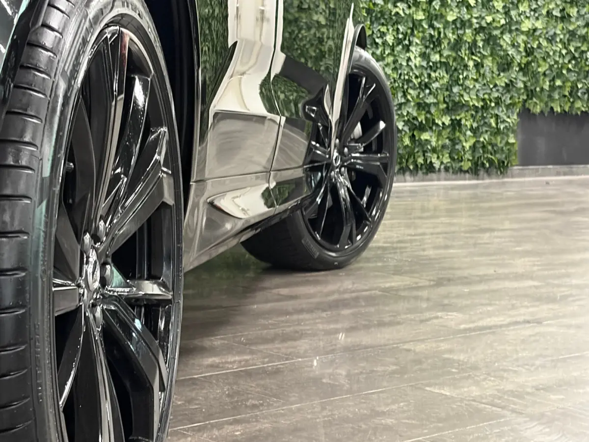 T8 AWD Recharge Ultra Black Edition | Luchtvering | Trekhaak | 360° Camera | 455pk | Head-Up Display | Adaptieve Cruise Control | Stoelverwarming voor+achter | Stuurwielverwarming | Schuifd
