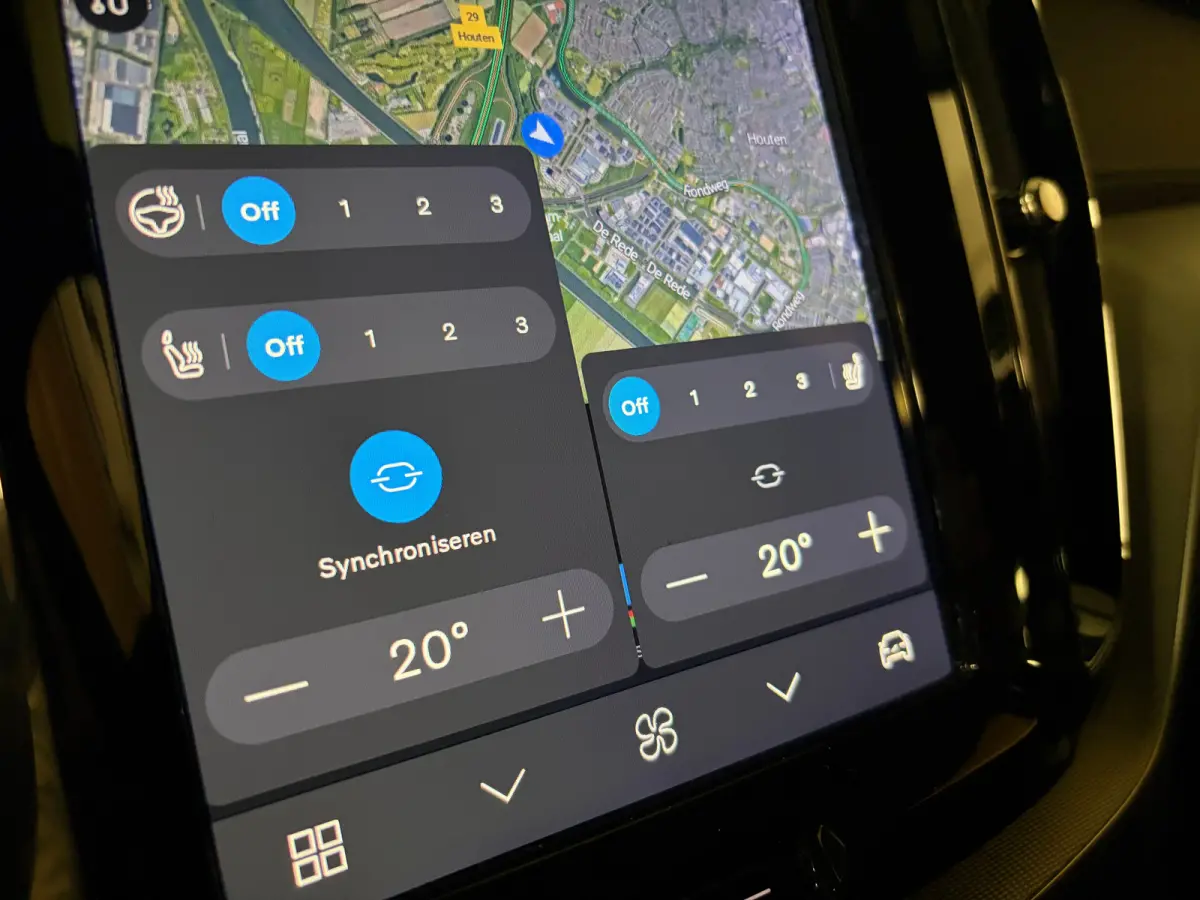 T8 AWD Recharge Ultra Black Edition | Luchtvering | Trekhaak | 360° Camera | 455pk | Head-Up Display | Adaptieve Cruise Control | Stoelverwarming voor+achter | Stuurwielverwarming | Schuifd