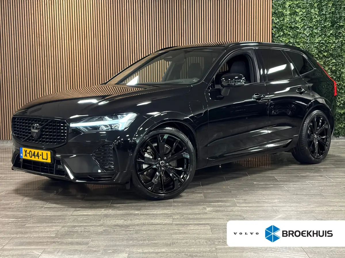 T8 AWD Recharge Ultra Black Edition | Luchtvering | Trekhaak | 360° Camera | 455pk | Head-Up Display | Adaptieve Cruise Control | Stoelverwarming voor+achter | Stuurwielverwarming | Schuifd