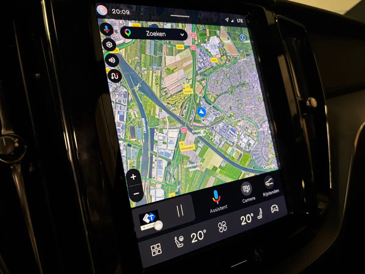 T8 AWD Recharge Ultra Black Edition | Luchtvering | Trekhaak | 360° Camera | 455pk | Head-Up Display | Adaptieve Cruise Control | Stoelverwarming voor+achter | Stuurwielverwarming | Schuifd