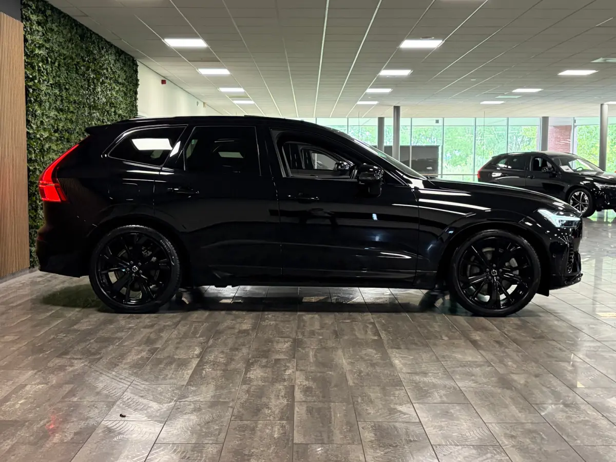T8 AWD Recharge Ultra Black Edition | Luchtvering | Trekhaak | 360° Camera | 455pk | Head-Up Display | Adaptieve Cruise Control | Stoelverwarming voor+achter | Stuurwielverwarming | Schuifd