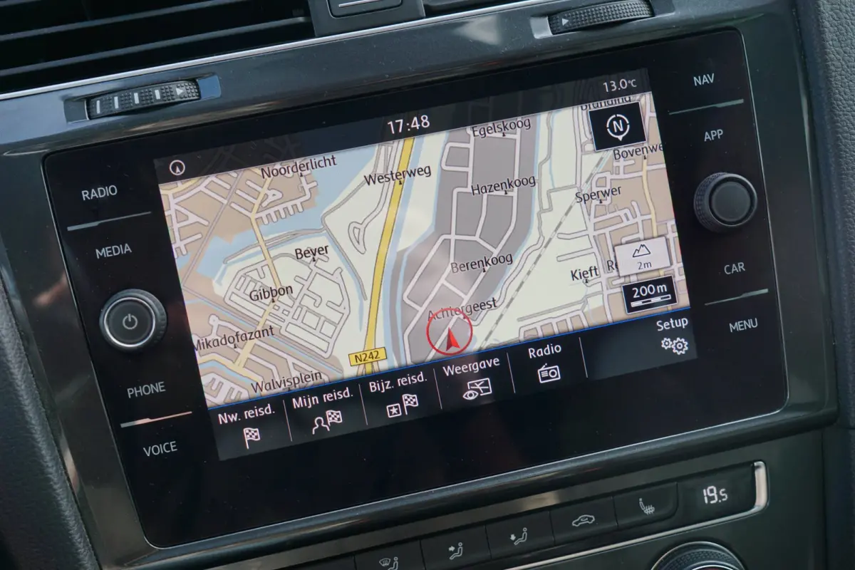 1.4 TSI Connected Series | Deep Black Metallic | AppleCarplay/Navi/Cruise/Bluetooth/A