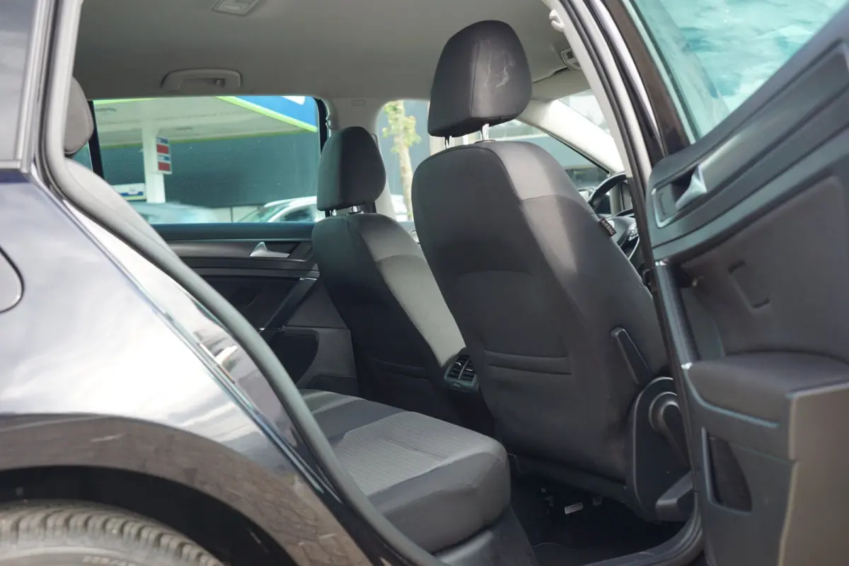 1.4 TSI Connected Series | Deep Black Metallic | AppleCarplay/Navi/Cruise/Bluetooth/A