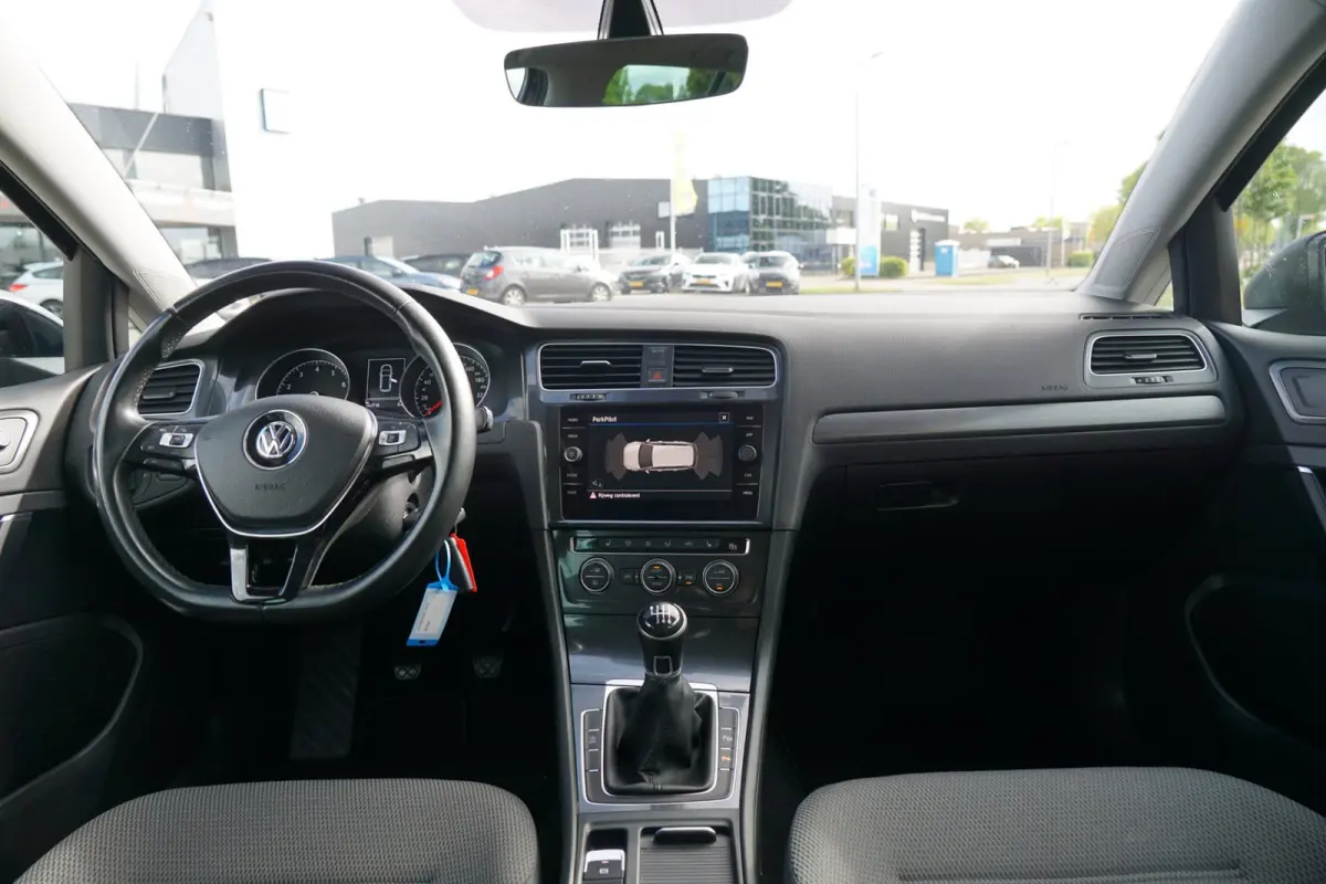 1.4 TSI Connected Series | Deep Black Metallic | AppleCarplay/Navi/Cruise/Bluetooth/A