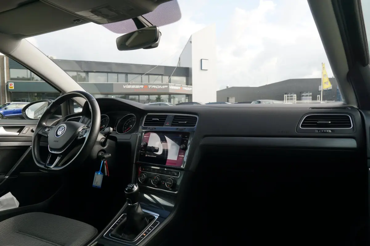 1.4 TSI Connected Series | Deep Black Metallic | AppleCarplay/Navi/Cruise/Bluetooth/A
