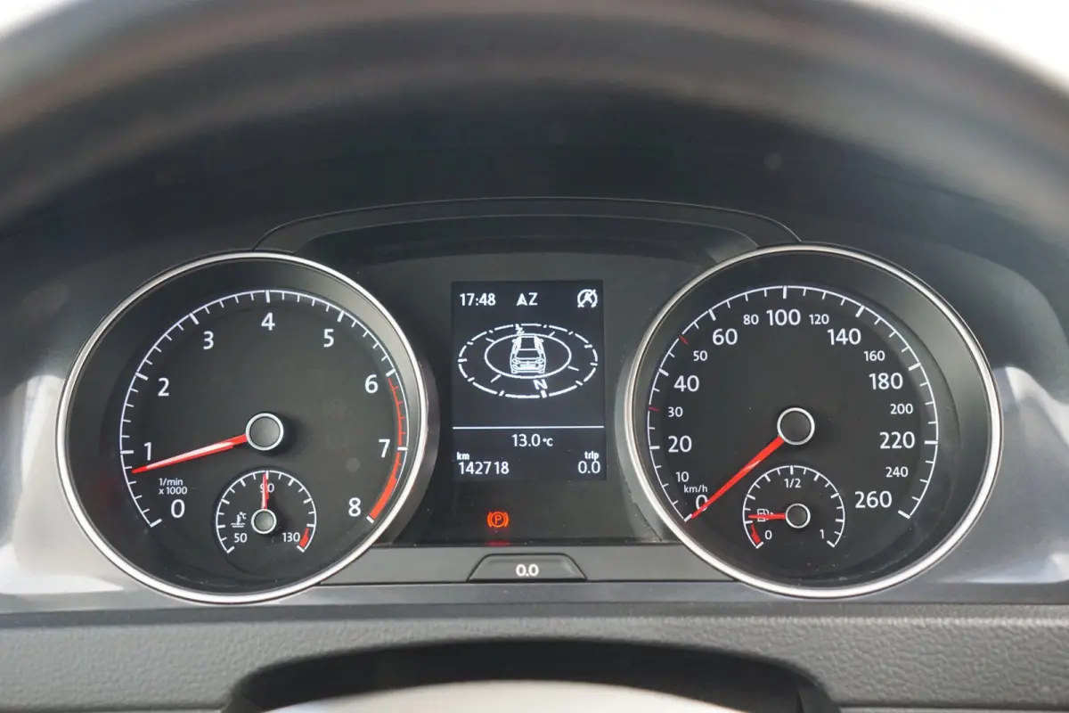 1.4 TSI Connected Series | Deep Black Metallic | AppleCarplay/Navi/Cruise/Bluetooth/A