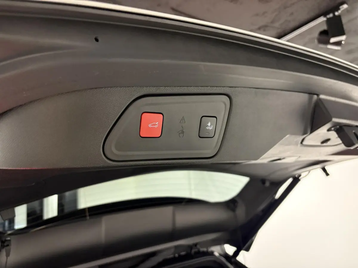 1.2 130pk AUT GT|Black Pack|Panodak|19 inch|Carplay|Navi|Camera|ACC|Side assist|Lane Assist|Elektrische klep|