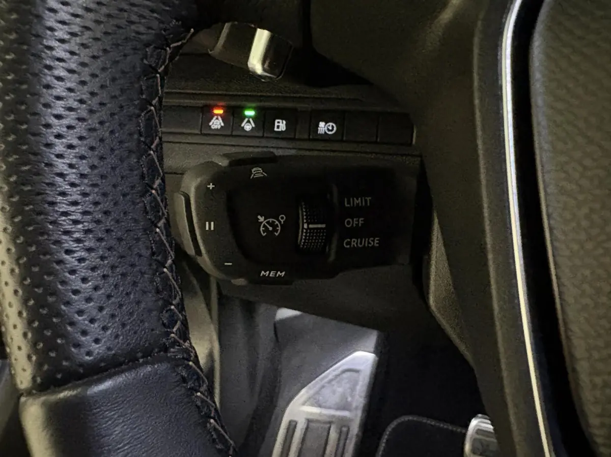 1.6 PHEV HYbrid 225 GT|Black Pack|19''|360 CAM|FOCAL|Carplay|Navi|PDC|ACC|Side assist|Lane Assist|