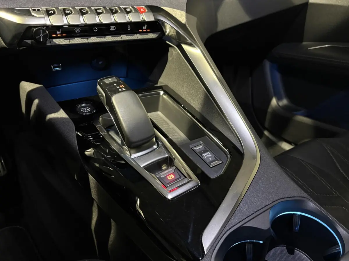 1.6 PHEV HYbrid 225 GT|Black Pack|19''|360 CAM|FOCAL|Carplay|Navi|PDC|ACC|Side assist|Lane Assist|