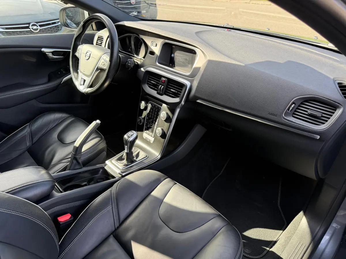 2.0 T4 Business Sport | 1E EIGENAAR | 12MND GARANTIE | PANO | STANDKACHEL | LEDER | CAMERA | LED | CRUISE | STOELVERWM. |