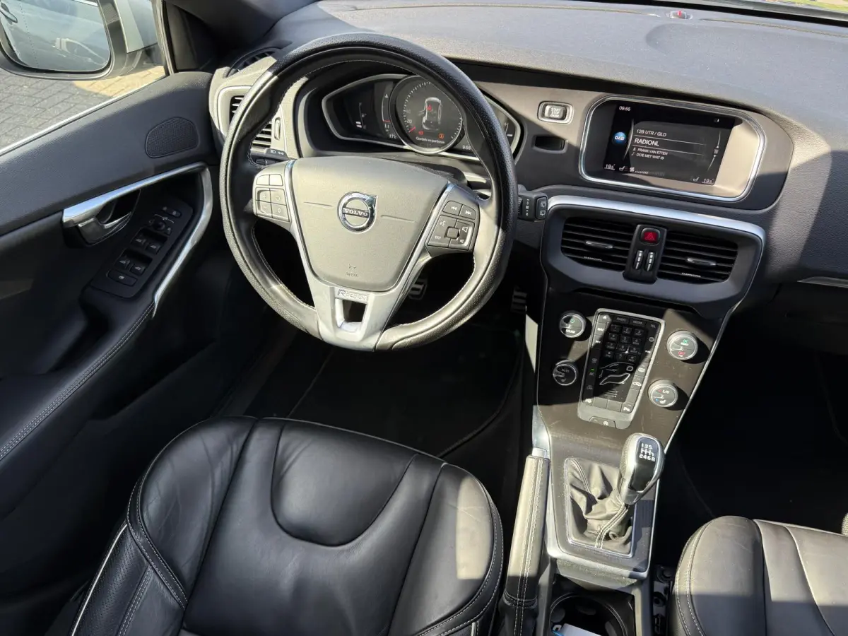 2.0 T4 Business Sport | 1E EIGENAAR | 12MND GARANTIE | PANO | STANDKACHEL | LEDER | CAMERA | LED | CRUISE | STOELVERWM. |