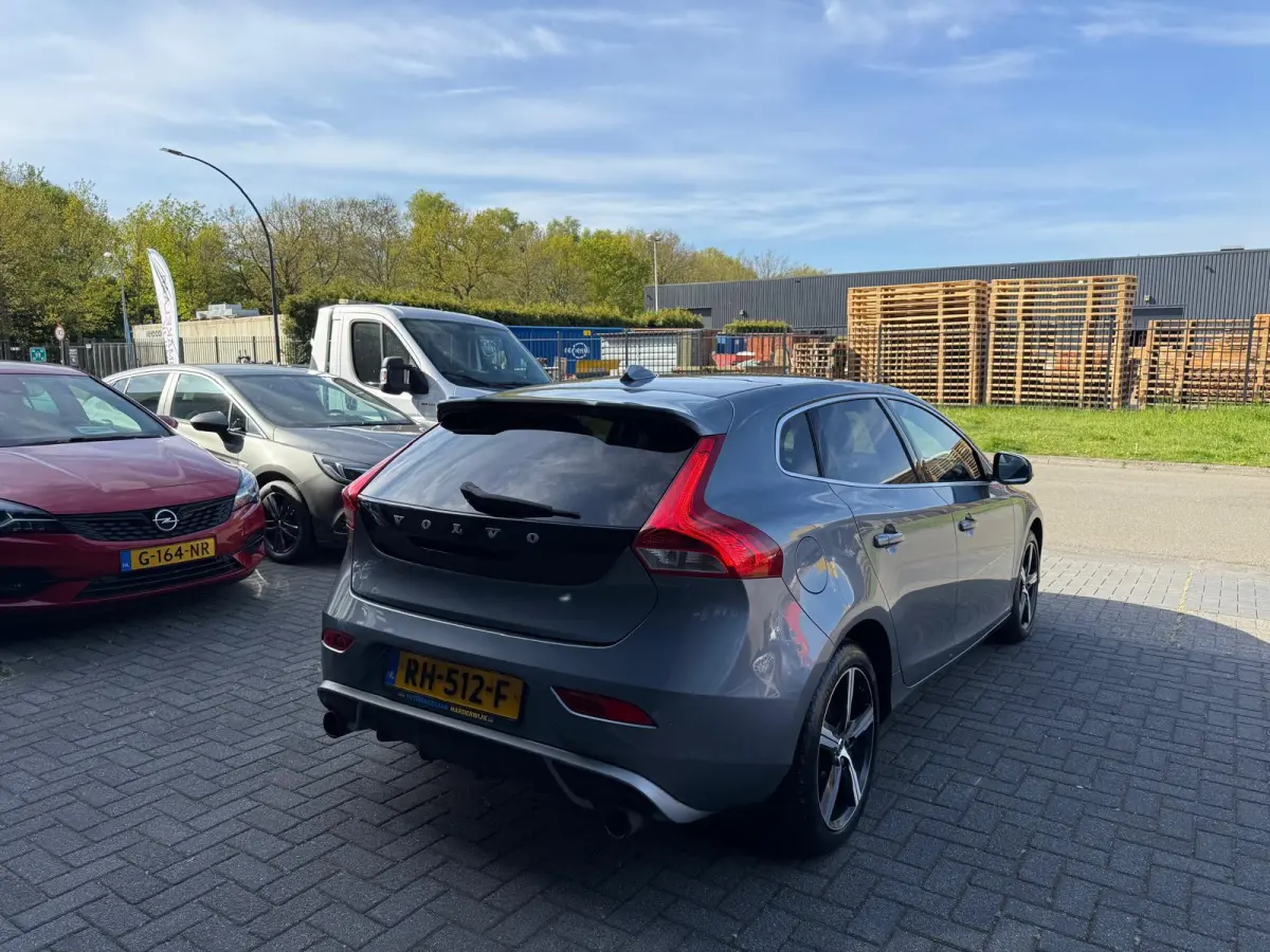 2.0 T4 Business Sport | 1E EIGENAAR | 12MND GARANTIE | PANO | STANDKACHEL | LEDER | CAMERA | LED | CRUISE | STOELVERWM. |