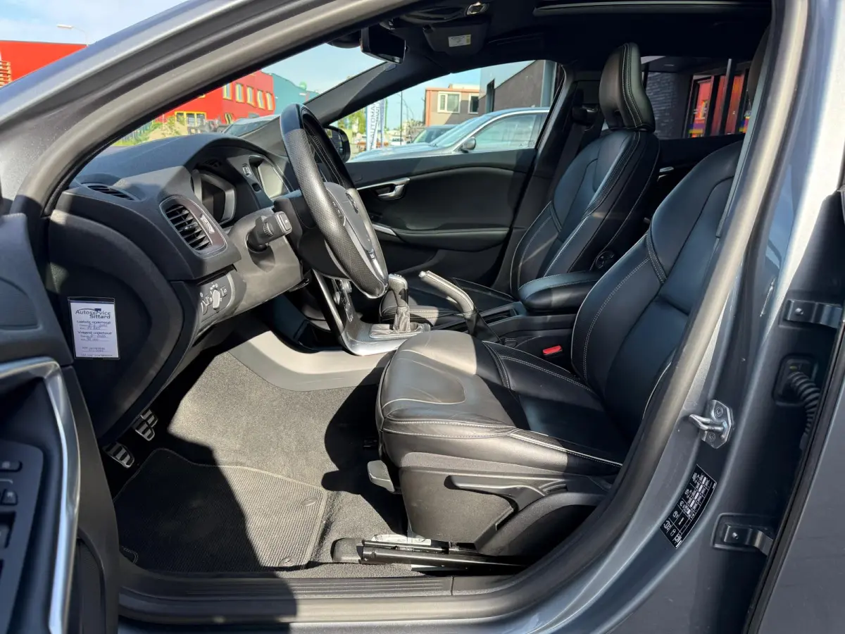 2.0 T4 Business Sport | 1E EIGENAAR | 12MND GARANTIE | PANO | STANDKACHEL | LEDER | CAMERA | LED | CRUISE | STOELVERWM. |