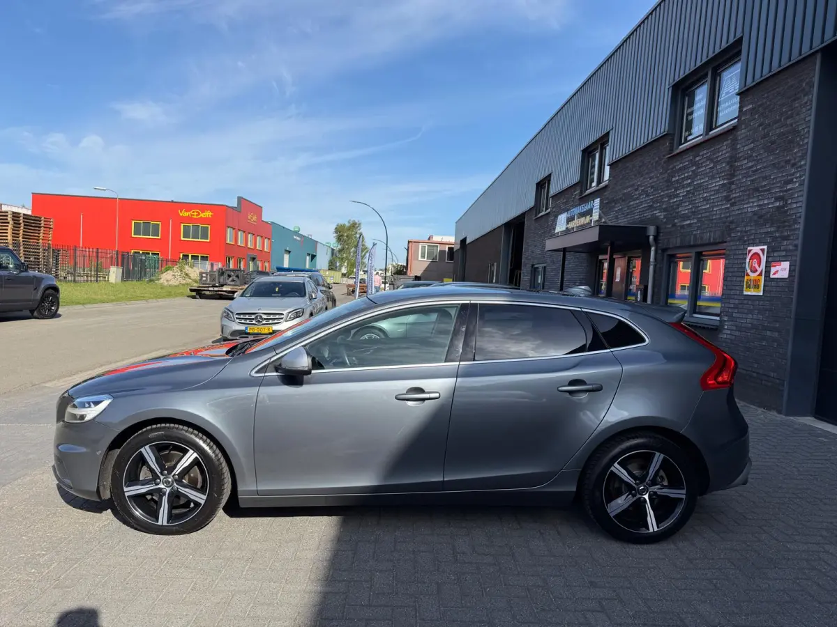2.0 T4 Business Sport | 1E EIGENAAR | 12MND GARANTIE | PANO | STANDKACHEL | LEDER | CAMERA | LED | CRUISE | STOELVERWM. |