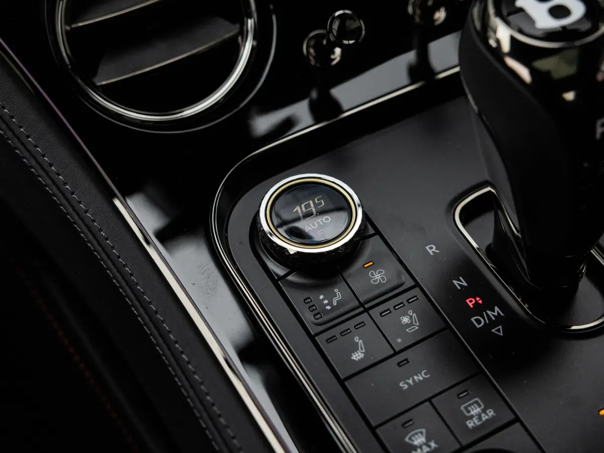 4.0 V8 Hybrid Black Edition | PANORAMADAK | TOURING SPECIFICATION | 22 INCH BLACK | NAIM SOUND | BTW AUTO |
