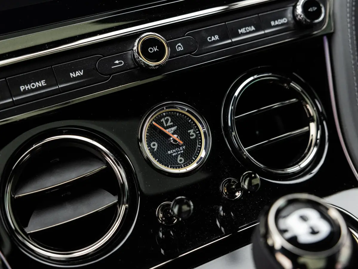 4.0 V8 Hybrid Black Edition | PANORAMADAK | TOURING SPECIFICATION | 22 INCH BLACK | NAIM SOUND | BTW AUTO |