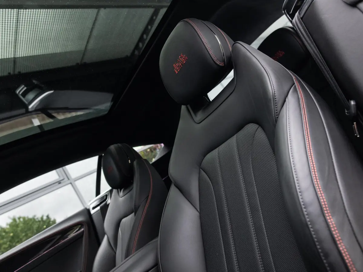 4.0 V8 Hybrid Black Edition | PANORAMADAK | TOURING SPECIFICATION | 22 INCH BLACK | NAIM SOUND | BTW AUTO |