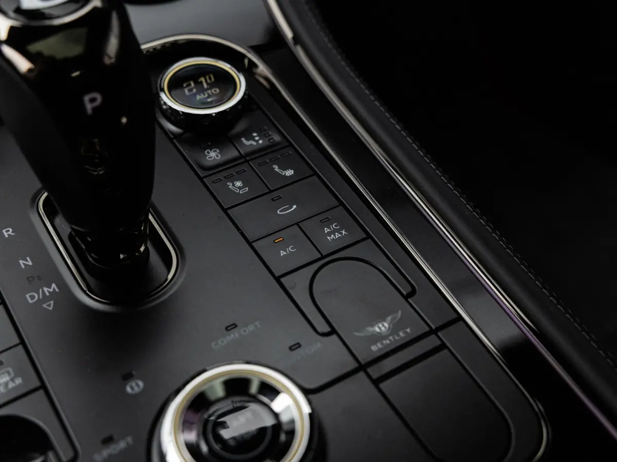 4.0 V8 Hybrid Black Edition | PANORAMADAK | TOURING SPECIFICATION | 22 INCH BLACK | NAIM SOUND | BTW AUTO |