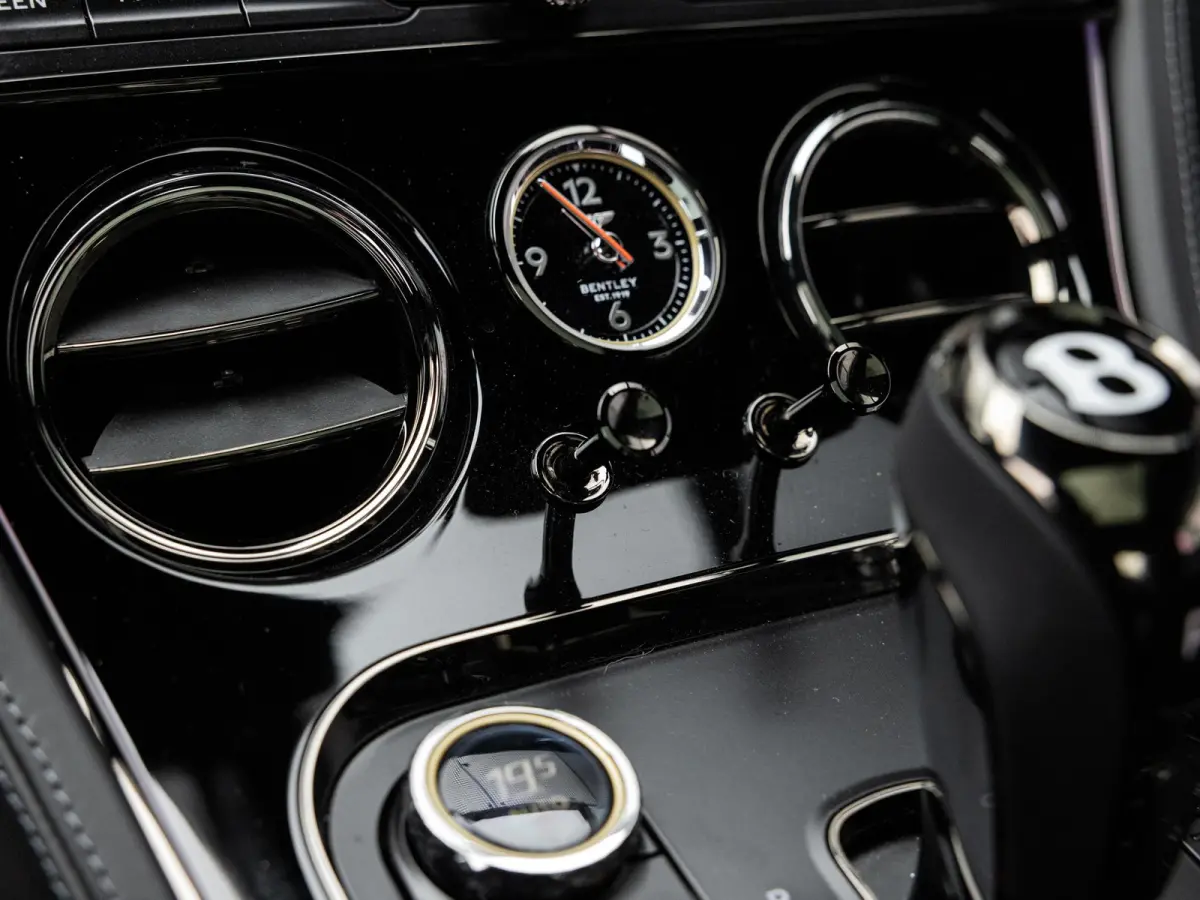 4.0 V8 Hybrid Black Edition | PANORAMADAK | TOURING SPECIFICATION | 22 INCH BLACK | NAIM SOUND | BTW AUTO |