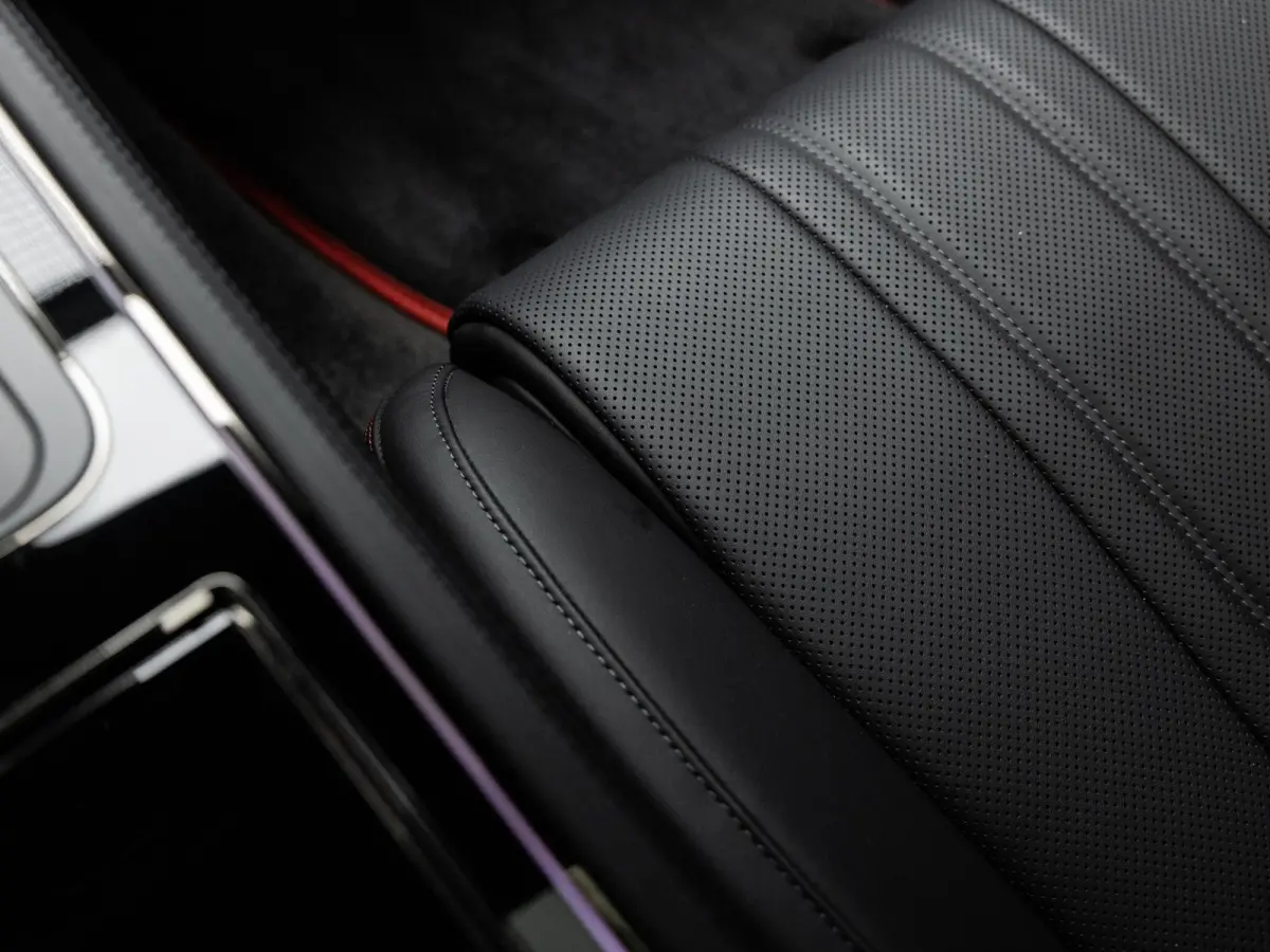 4.0 V8 Hybrid Black Edition | PANORAMADAK | TOURING SPECIFICATION | 22 INCH BLACK | NAIM SOUND | BTW AUTO |