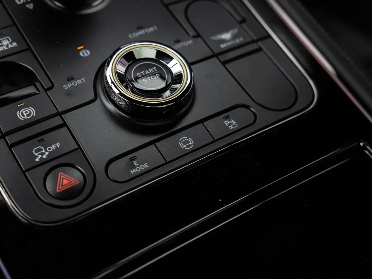 4.0 V8 Hybrid Black Edition | PANORAMADAK | TOURING SPECIFICATION | 22 INCH BLACK | NAIM SOUND | BTW AUTO |