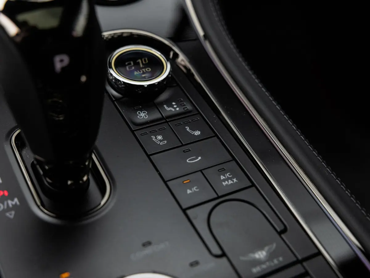 4.0 V8 Hybrid Black Edition | PANORAMADAK | TOURING SPECIFICATION | 22 INCH BLACK | NAIM SOUND | BTW AUTO |