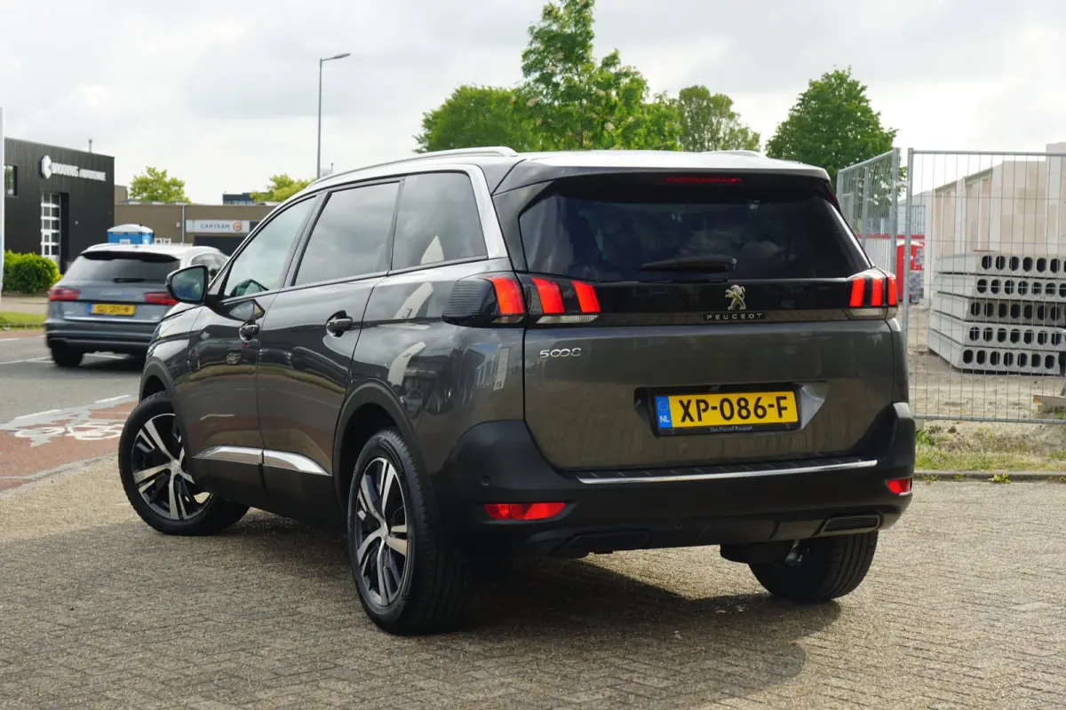 1.2 PureTech Allure AUT | Gris Platinium | Carplay/Stoelverwarming/Cruise/Camera - Keurig!