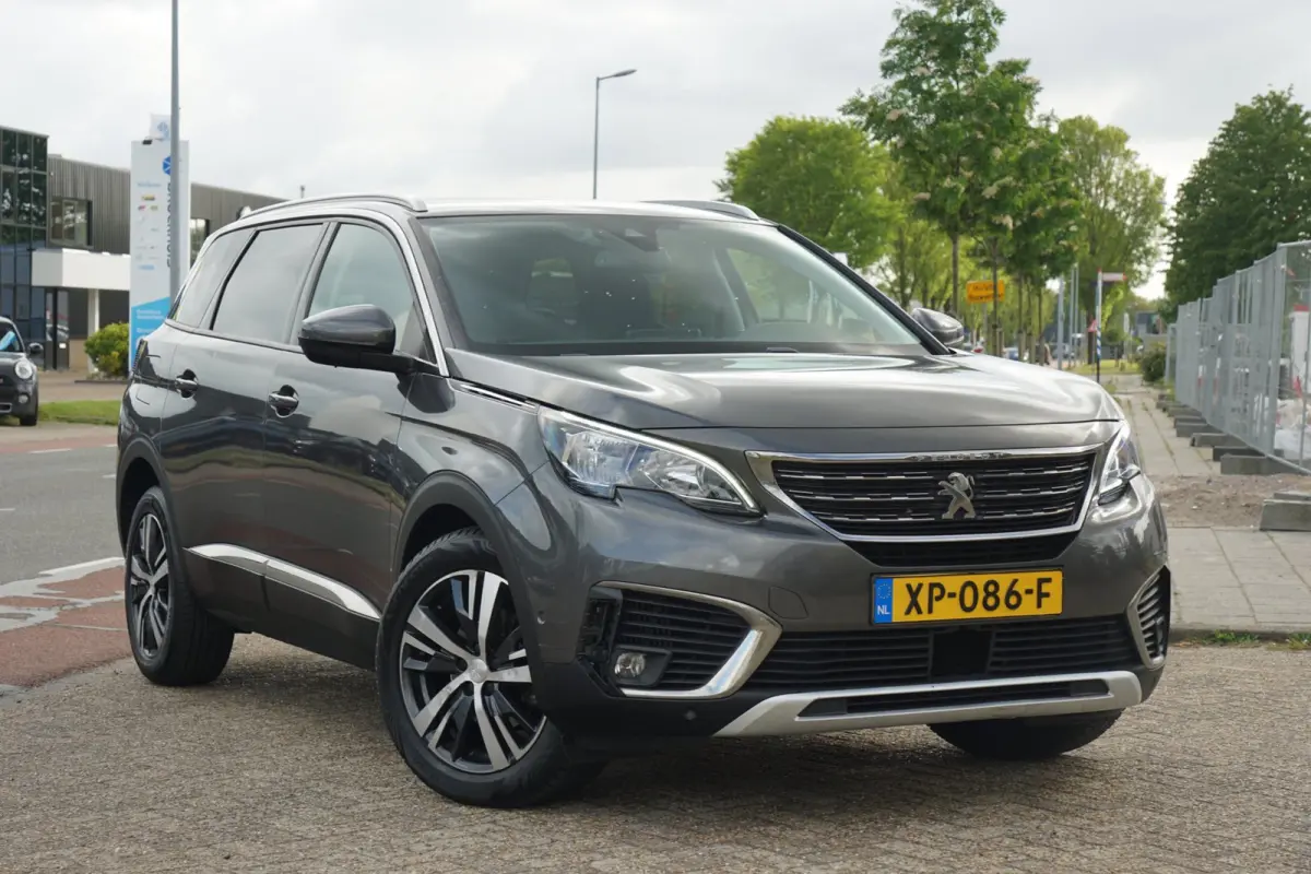 1.2 PureTech Allure AUT | Gris Platinium | Carplay/Stoelverwarming/Cruise/Camera - Keurig!
