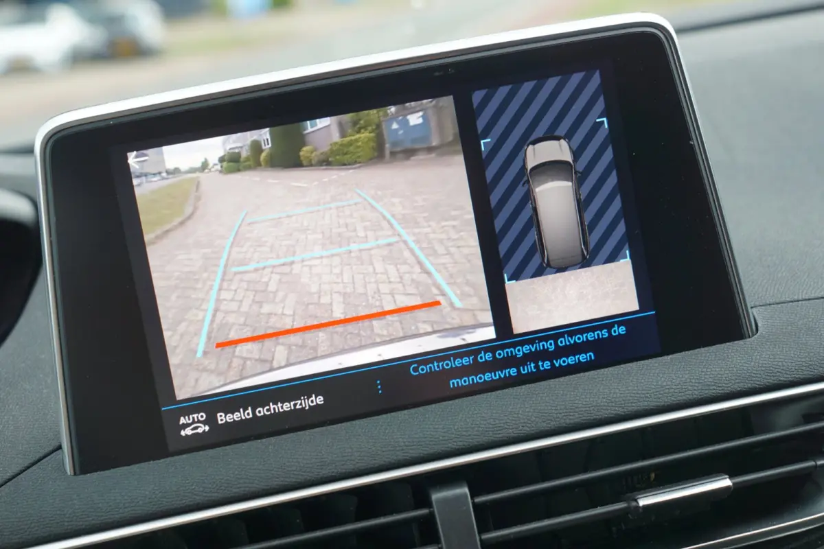 1.2 PureTech Allure AUT | Gris Platinium | Carplay/Stoelverwarming/Cruise/Camera - Keurig!