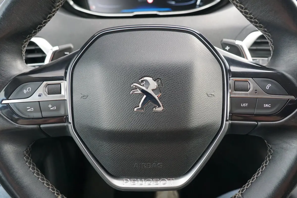 1.2 PureTech Allure AUT | Gris Platinium | Carplay/Stoelverwarming/Cruise/Camera - Keurig!