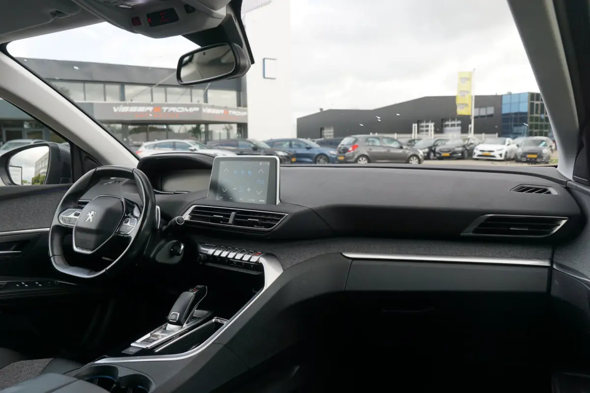 1.2 PureTech Allure AUT | Gris Platinium | Carplay/Stoelverwarming/Cruise/Camera - Keurig!