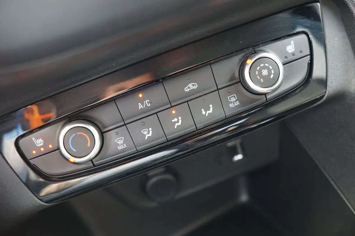 1.2 GS Line | Summit White | Carplay/AndroidAuto/Cruise/AC/LMV - Lekker fris!
