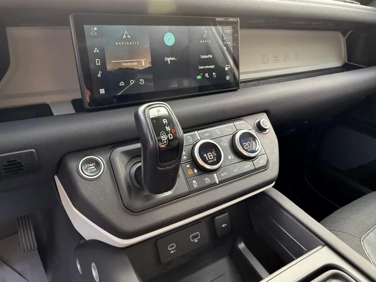 2.0 D240 S | 3/6/12MND GARANTIE | GRIJSKENTEKEN| PANO | CRUISE | LED | CARPLAY | DAB | NAVI | LMV |