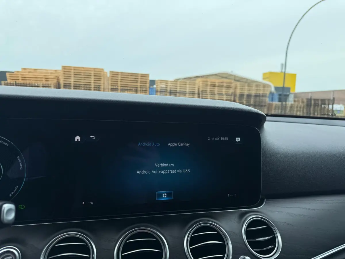 300 e AMG Line | 1E EIGENAAR | 12MND GARANTIE | SCHUIFDAK | LED | SFEER | CARPLAY | DAB | CAMERA | TREKHAAK |