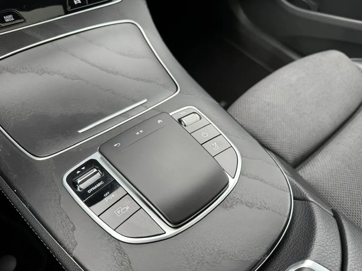 300 e AMG Line | 1E EIGENAAR | 12MND GARANTIE | SCHUIFDAK | LED | SFEER | CARPLAY | DAB | CAMERA | TREKHAAK |