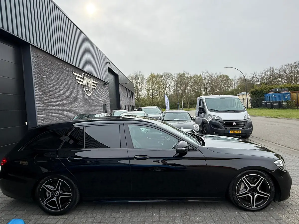 300 e AMG Line | 1E EIGENAAR | 12MND GARANTIE | SCHUIFDAK | LED | SFEER | CARPLAY | DAB | CAMERA | TREKHAAK |
