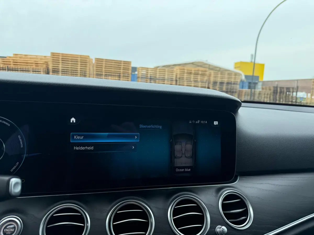 300 e AMG Line | 1E EIGENAAR | 12MND GARANTIE | SCHUIFDAK | LED | SFEER | CARPLAY | DAB | CAMERA | TREKHAAK |